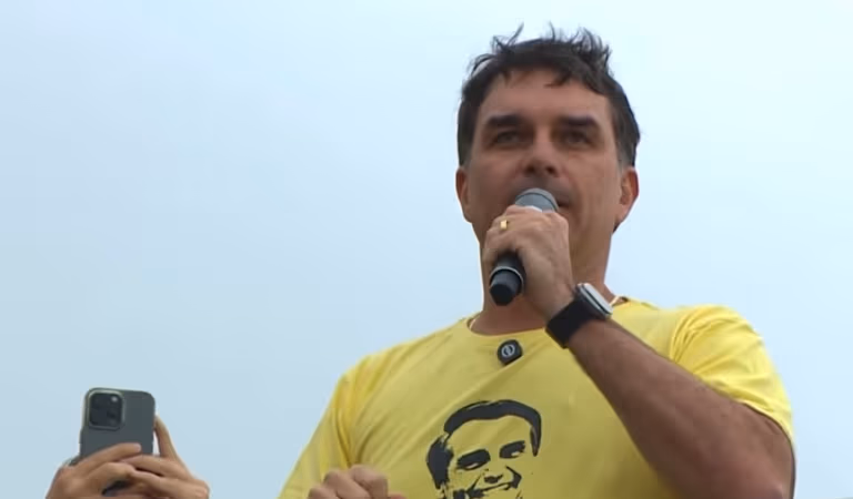 Flávio: “Não dá para anistiar Débora do batom e não anistiar Bolsonaro”