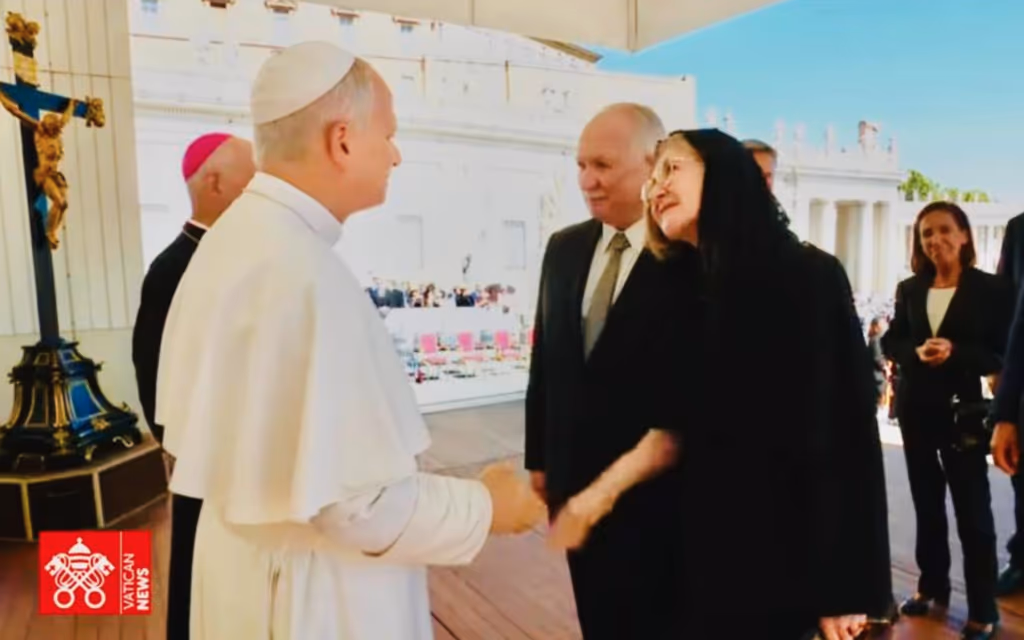 Fachin se encontra com papa Leão XIV no Vaticano