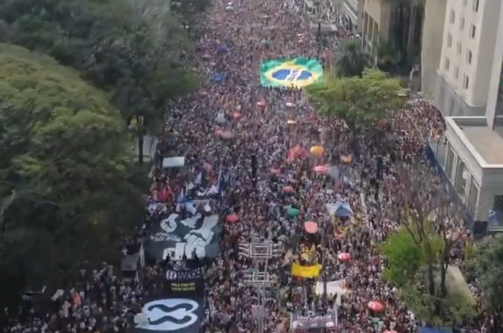 Ato contra PEC da Blindagem na Paulista reúne 42,3 mil pessoas, aponta monitor da USP