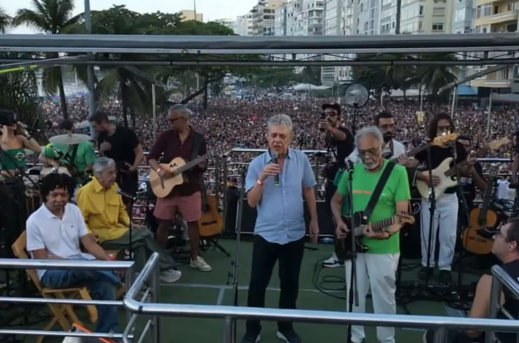 “Ato musical” contra anistia reúne 41,8 mil pessoas em Copacabana, diz USP