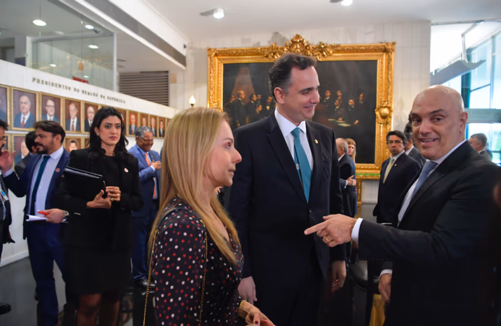 Crusoé: Esposa de Moraes é alvo da Lei Magnitsky