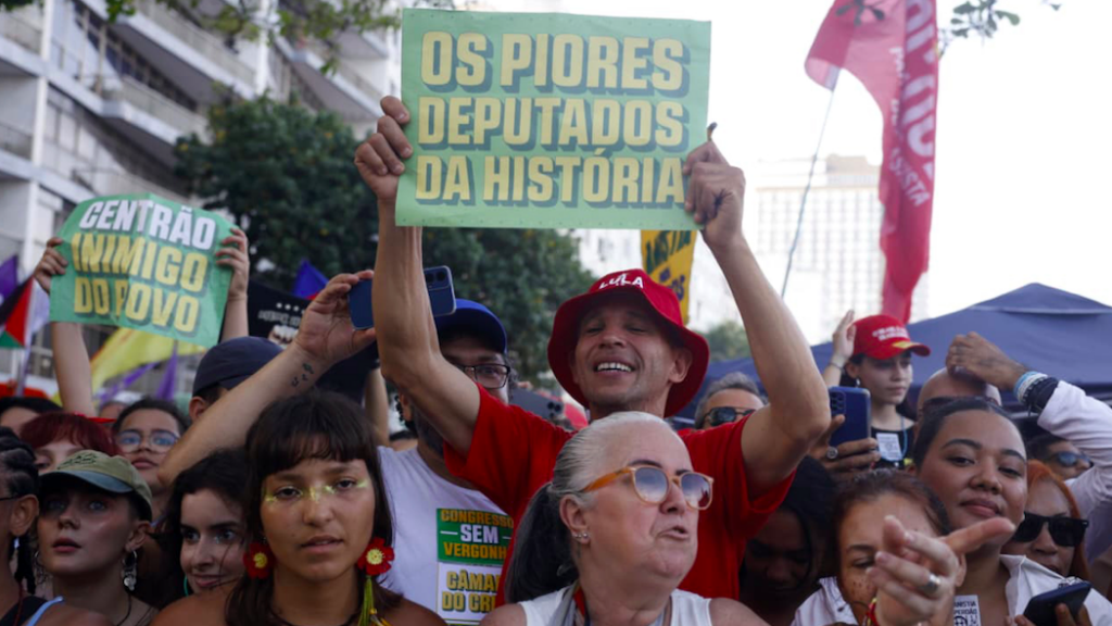 Enterro da PEC da Blindagem mostra que pressão popular funciona