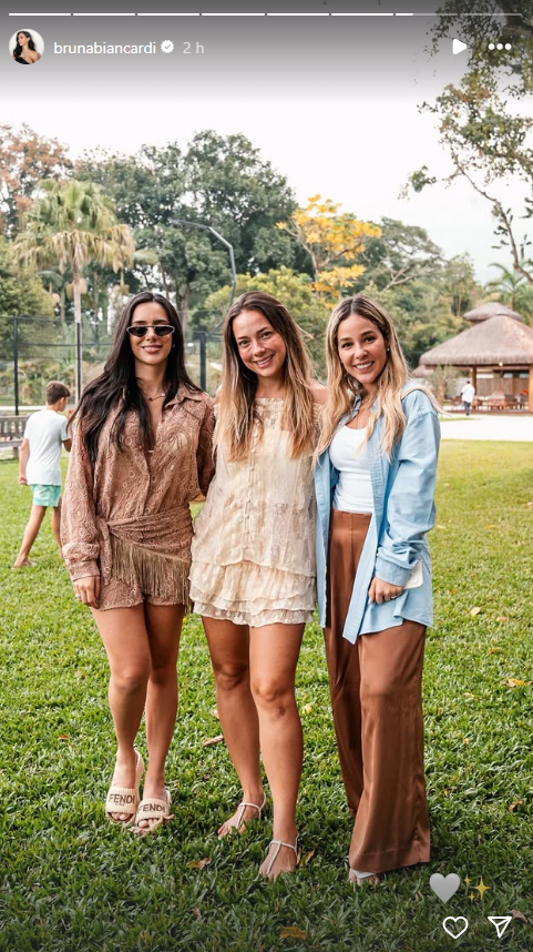 Bruna Biancardi choca ao postar foto com ex de Neymar