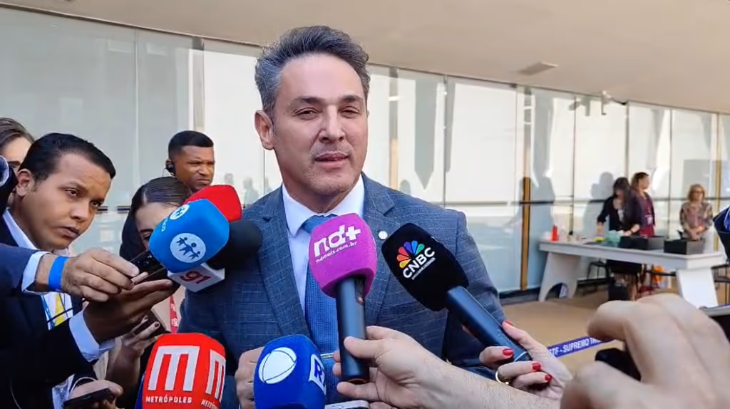 Bolsonaro “já está condenado” e Câmara tem maioria para pautar anistia, diz Zucco