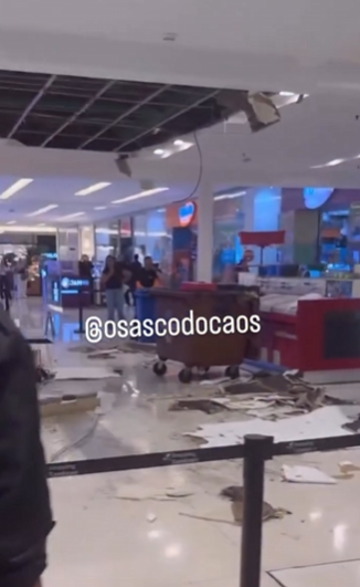 Temporal arrasa o teto do Shopping Tamboré em SP