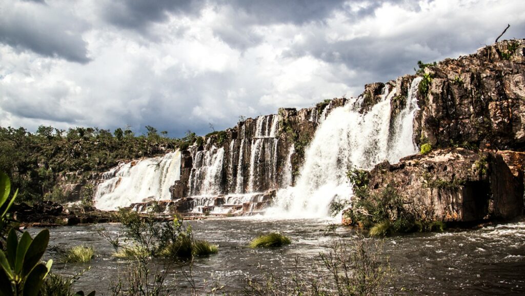 Entre o Vale da Lua e cachoeiras mágicas, esse lugar é pura energia