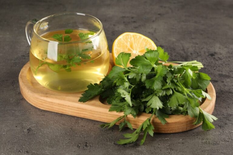 Chá detox: 3 receitas práticas e saudáveis para começar bem a semana