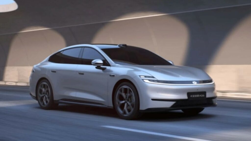 Esse sedã elétrico chinês carrega 1 km por segundo e impressiona o mundo
