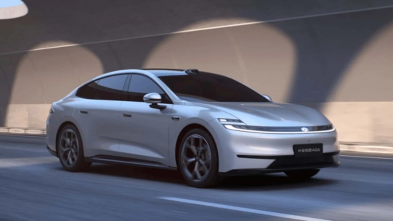 Esse sedã elétrico chinês carrega 1 km por segundo e impressiona o mundo