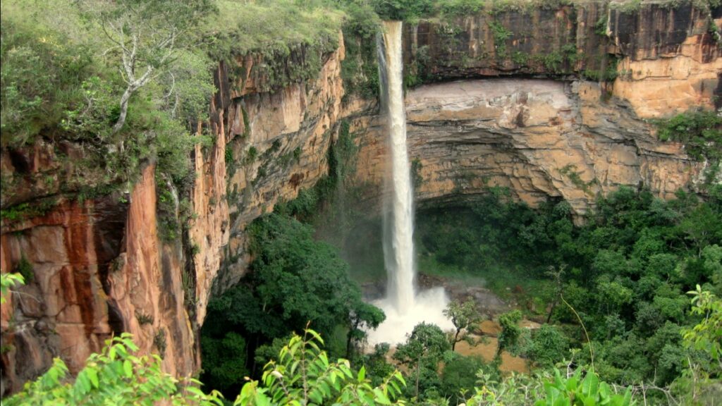 O lugar onde cachoeiras, montanhas e tranquilidade andam juntos