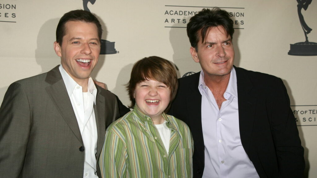 Astro de "Two and a Half Men" revela luta contra vício