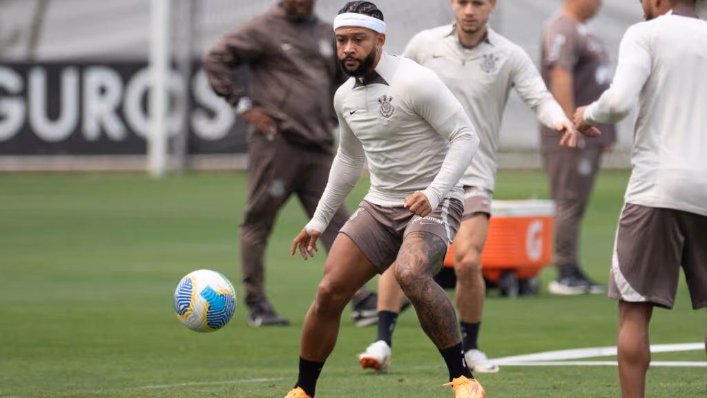 Corinthians confirma nova lesão de Memphis
