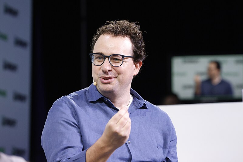 “Metade dos empregos para jovens iniciantes vai sumir por causa da IA”, diz CEO da Anthropic