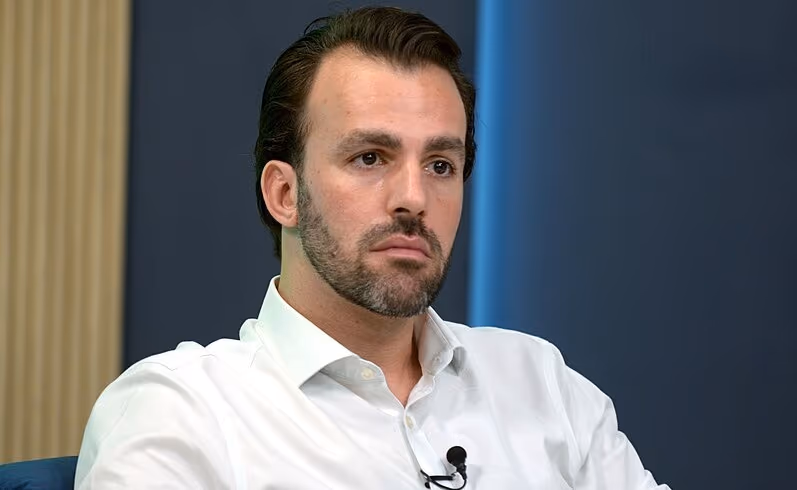 Alesp suspende sessão após embate com Lucas Bove