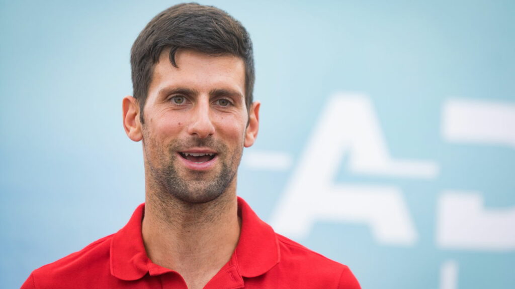 Djokovic muda de país com a família após ser chamado de “traidor da pátria