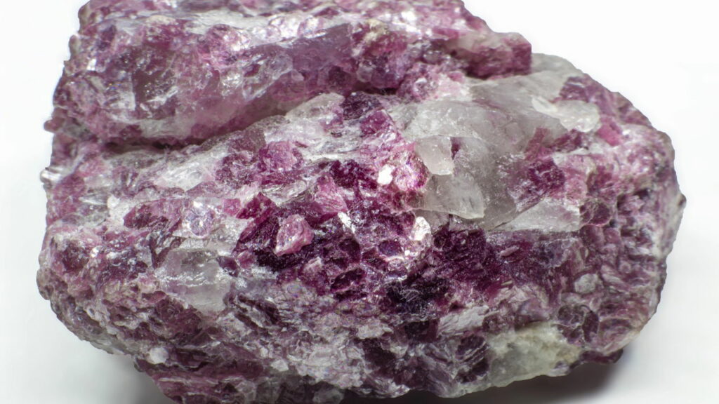Elon Musk deve ser o grande vencedor após a descoberta de US$ 1.500.000.000.000 de metal precioso escondido em supervulcão.