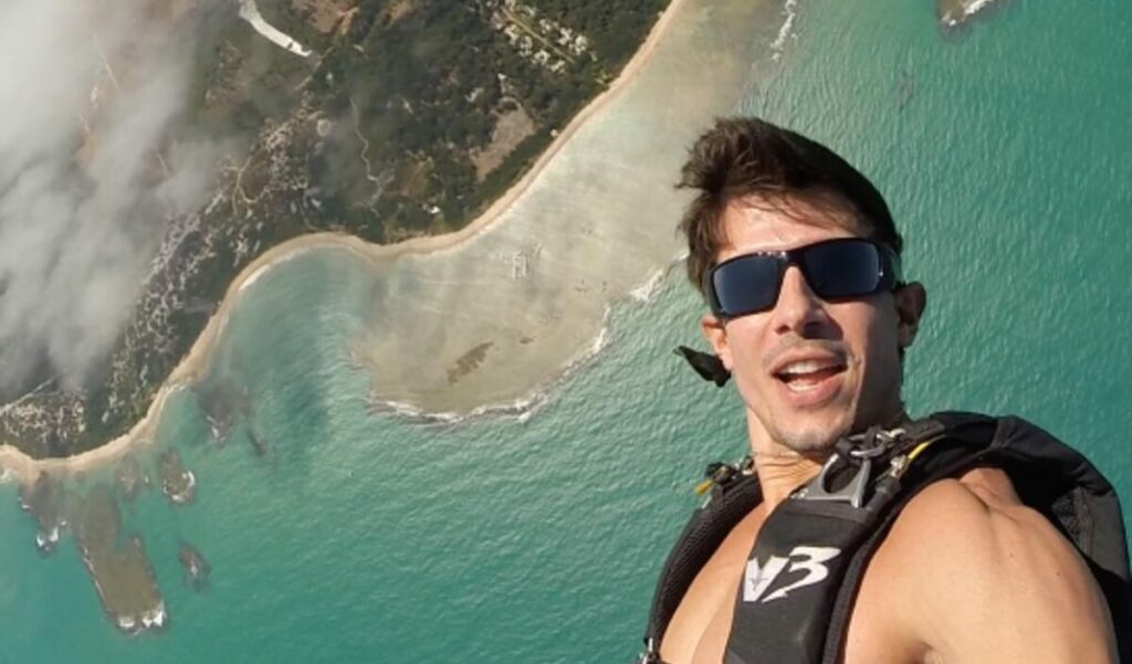 Empresário morre de forma trágica após falha de paraquedas