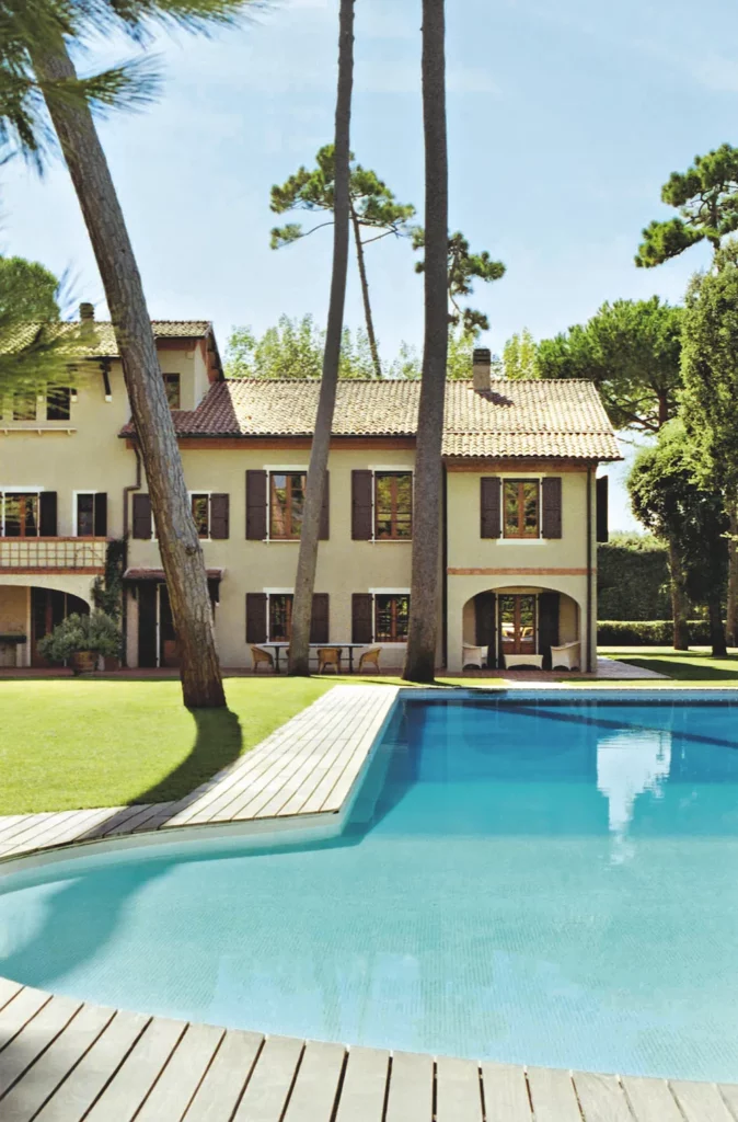 Essa era a casa onde Giorgio Armani morava. Estilista exibiu todas as suas residências..