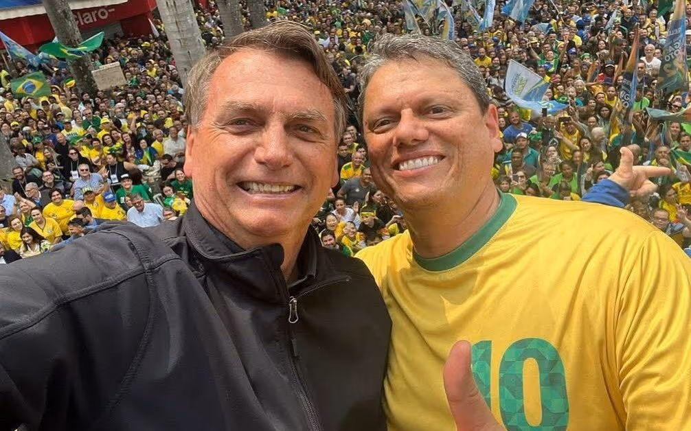 Tarcísio pediu prisão domiciliar para Bolsonaro em reunião no STF