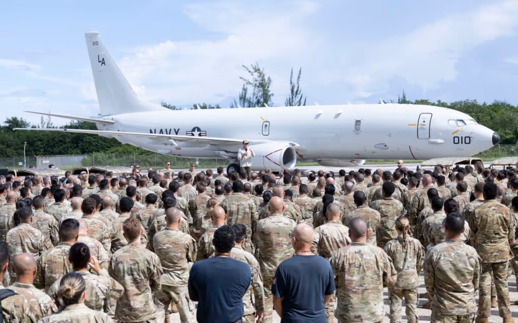 Secretário de Guerra dos EUA exalta militares na costa da Venezuela: “Missão real”