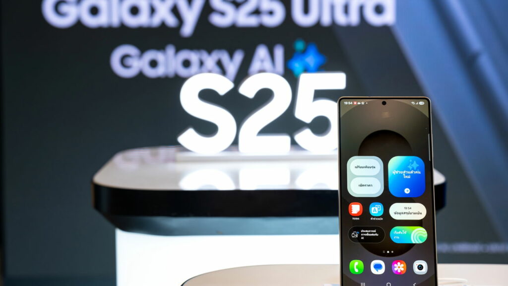 Os celulares que batem de frente com o iPhone 17
