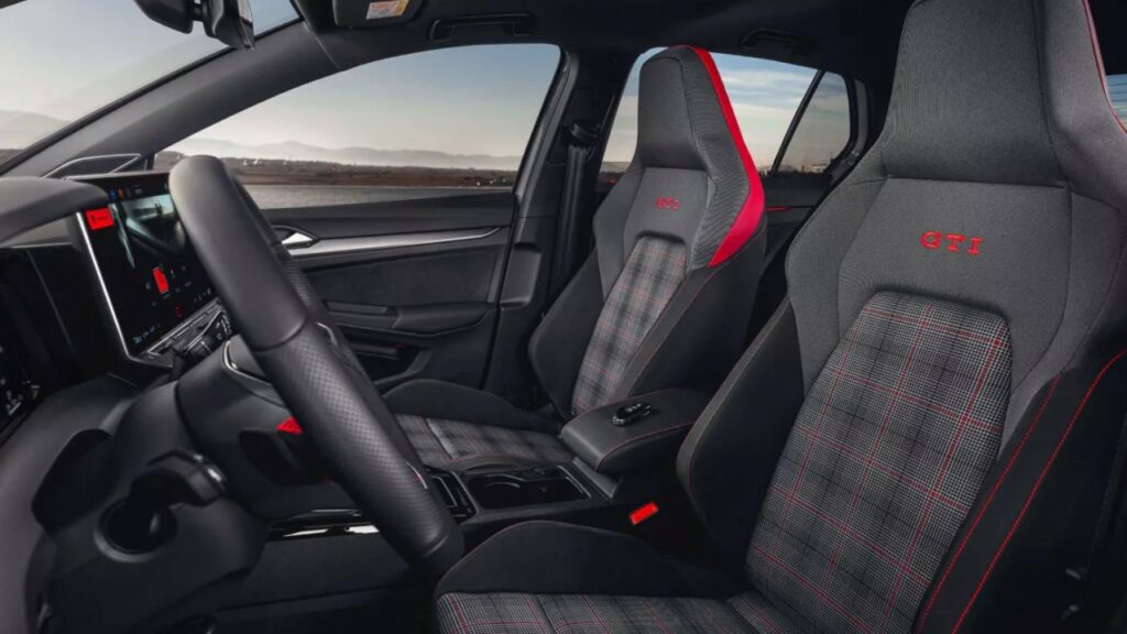 O preço do Golf GTI no Brasil pode ultrapassar o Civic Type R