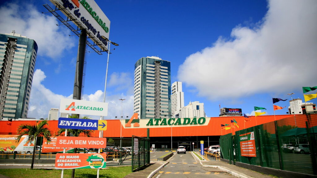 Grande rede de supermercado é condenada após acusar cliente de não pagar