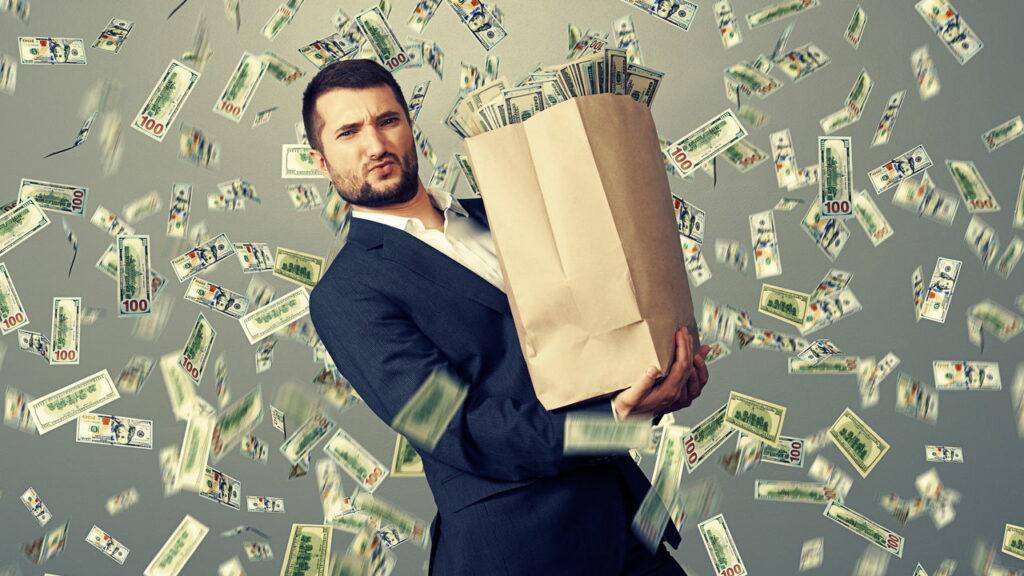 Homem ganha herança milionária graças à saliva de seu avô paterno coletada do solo