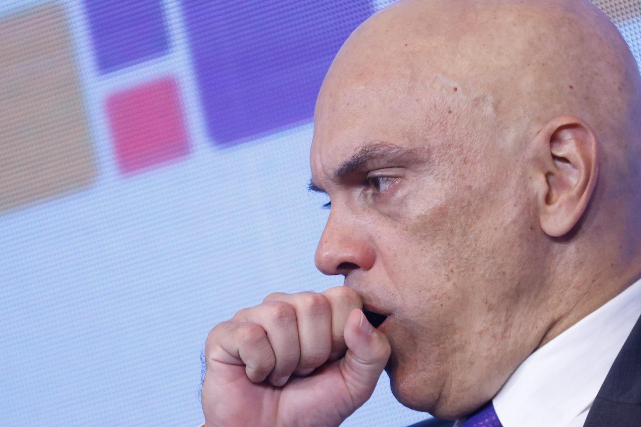 Crusoé: “Ingerência indevida”, diz Itamaraty sobre sanções à esposa de Moraes