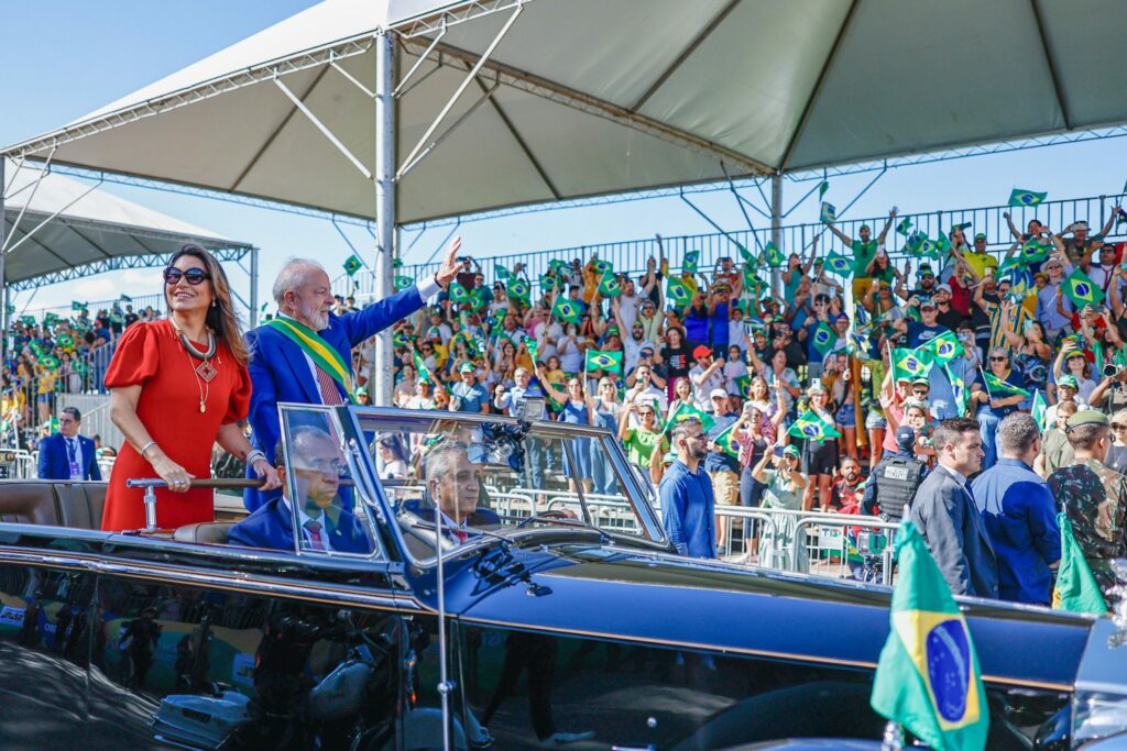 Crusoé: Desfile de 7 de setembro vai ter propaganda governista