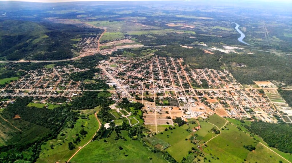 A cidade escondida no Mato Grosso que guarda rios de águas cristalinas