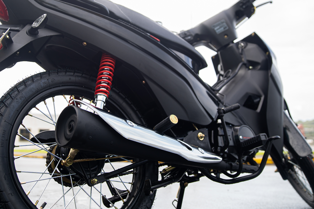 Moto barata da Shineray n&atilde;o precisa de CNH para pilotar