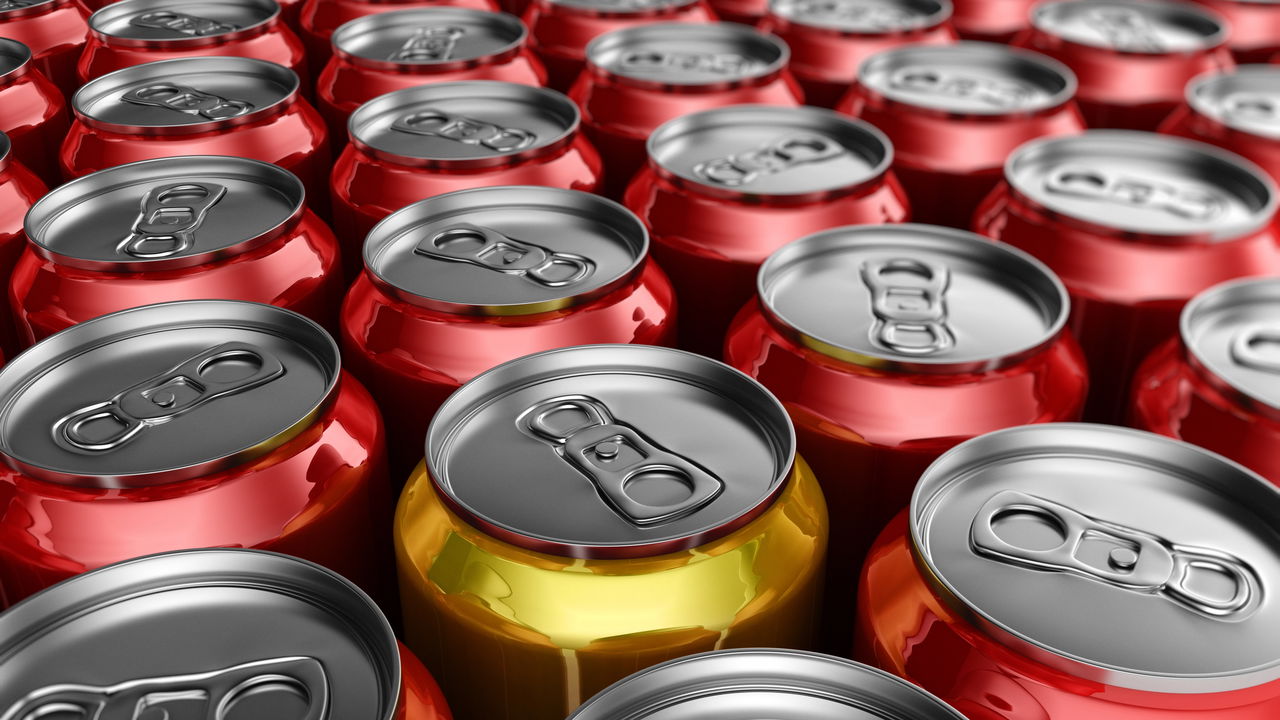 Refrigerante queridinho dos anos 80 surpreende com volta aos supermercados