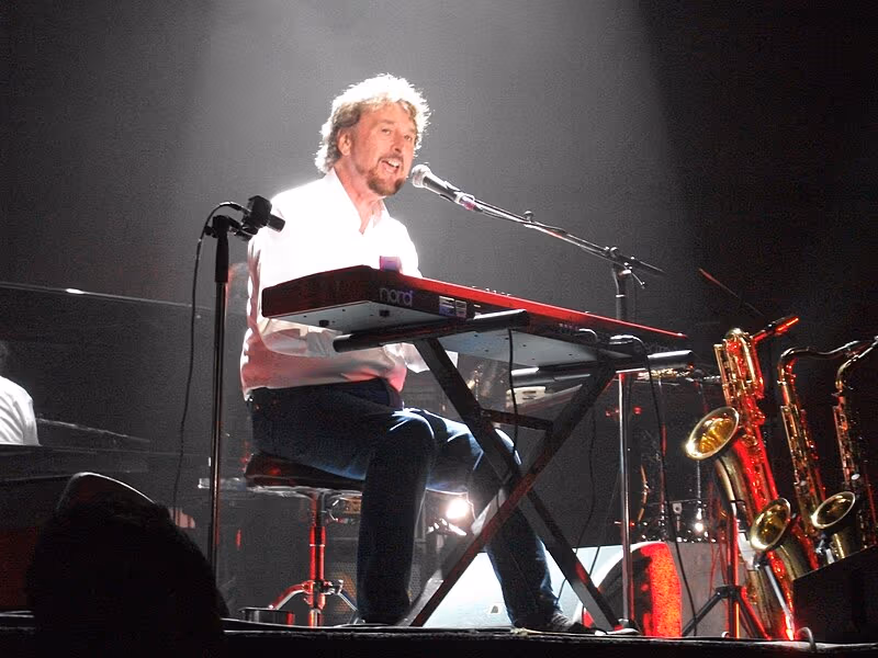 Morre Rick Davies, cofundador do Supertramp, aos 81