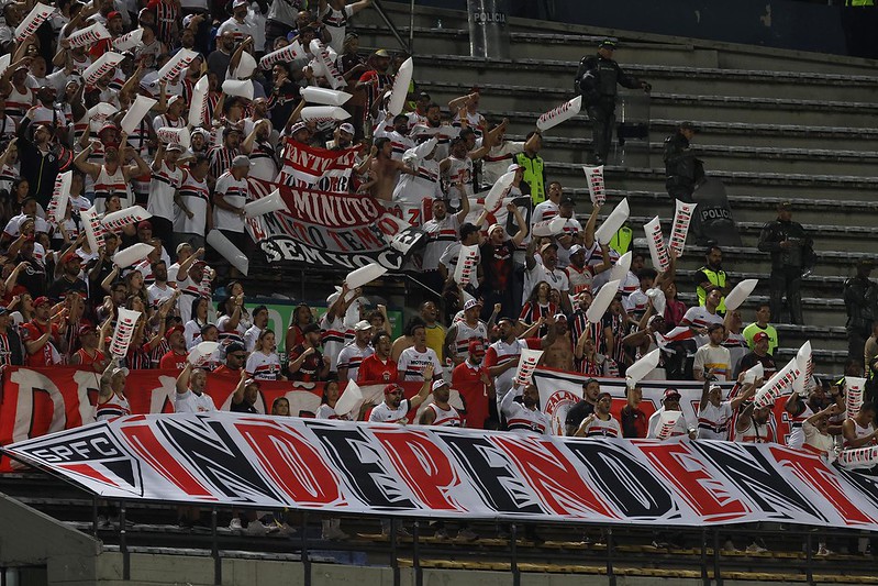 São Paulo assina primeiro contrato profissional de joia da base com multa de R$ 370 milhões