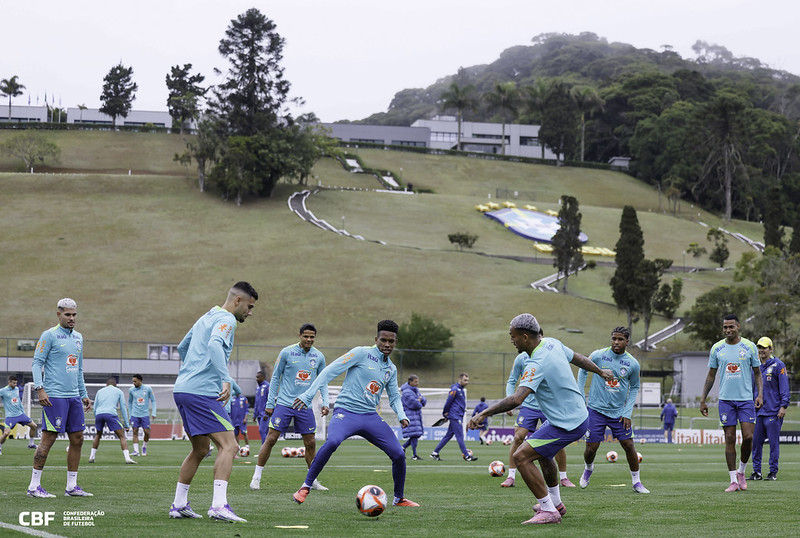 Seleção brasileira deve ter mudanças contra a Bolívia, aponta Ancelotti