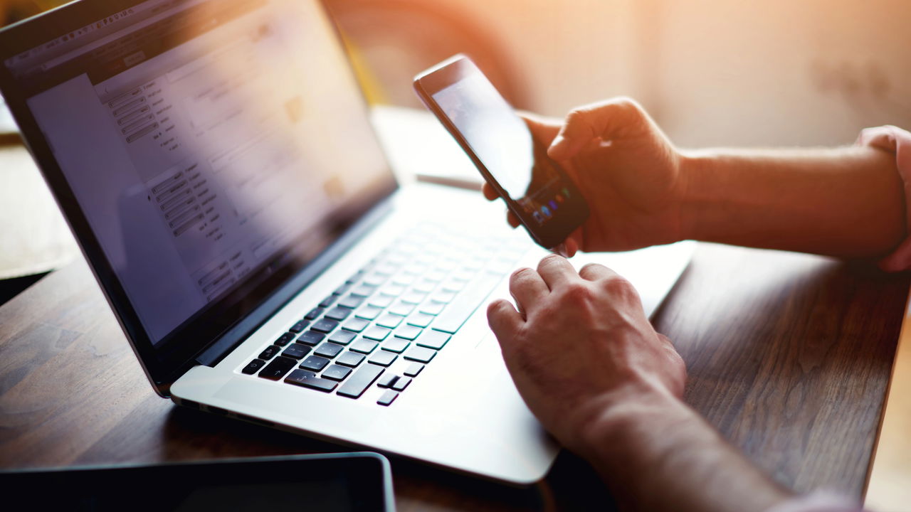 Como transferir fotos e vídeos do celular para o PC