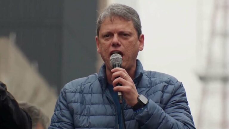 Crusoé: Por que Tarcísio cruzou o Rubicão na Paulista