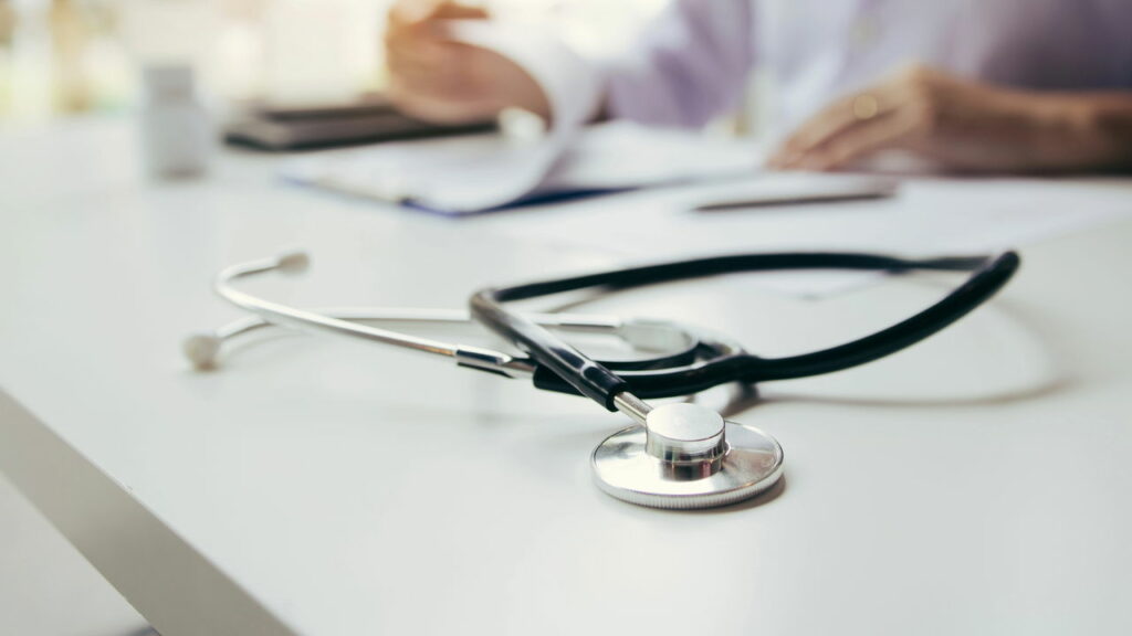 Trabalhador viciado em atestado ganha indenização de R$ 38 mil