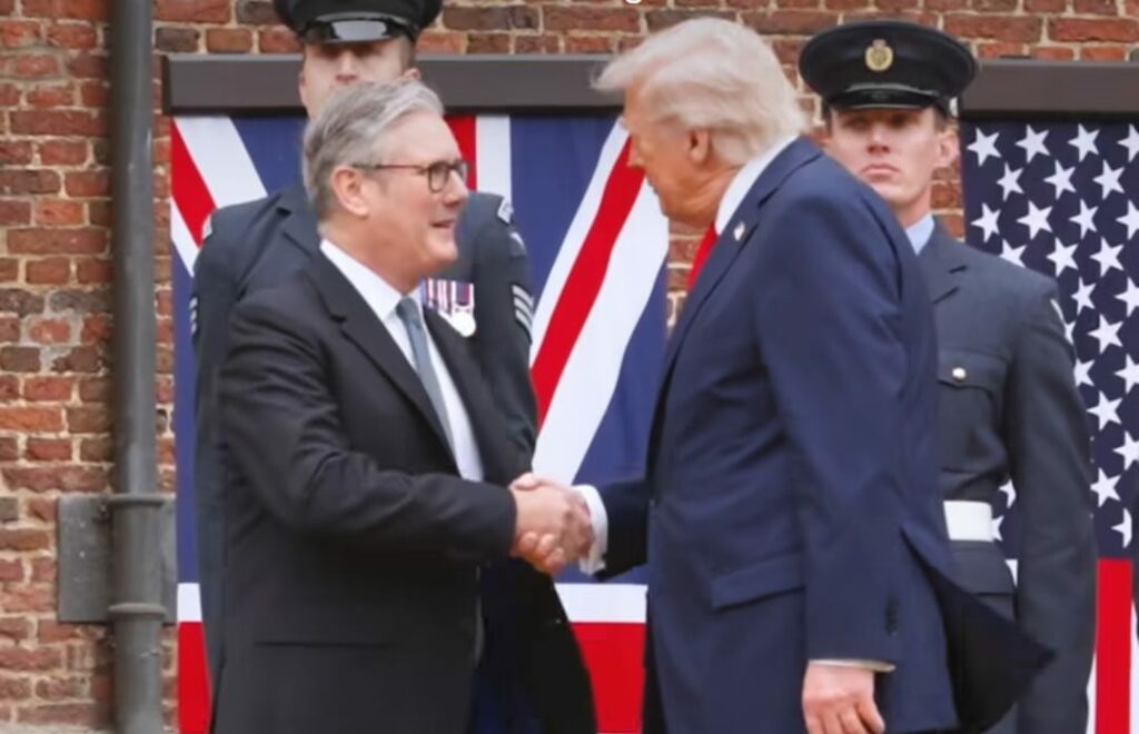 Premiê britânico apoia plano de Trump e celebra libertação de reféns