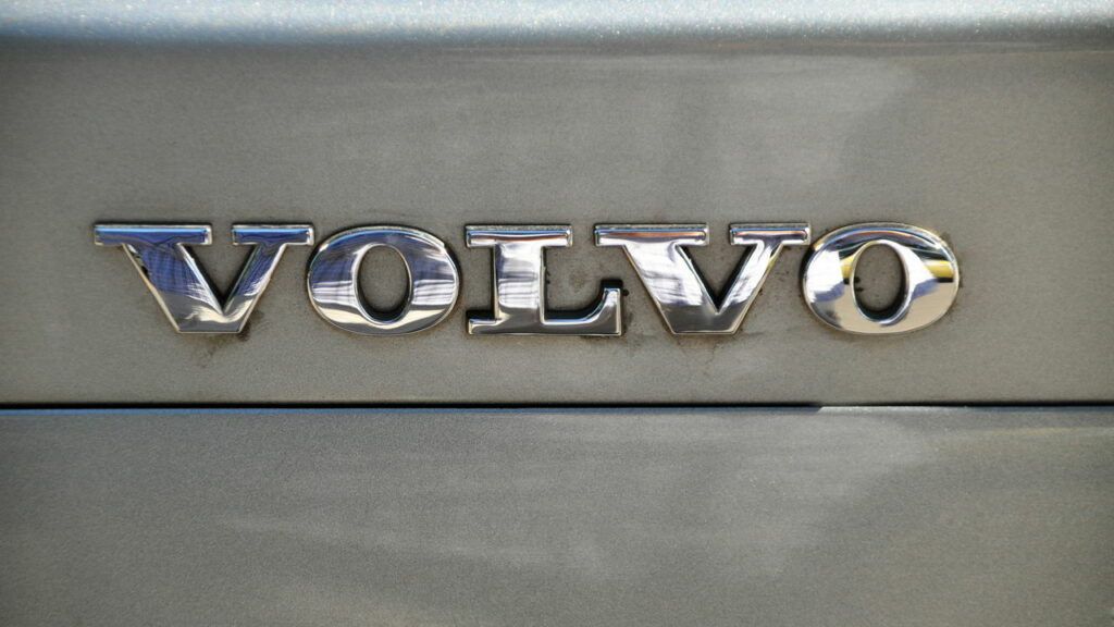 Tesla fica em estado de alerta com a chegada do Volvo EX60