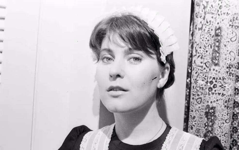 Atriz Rejane Schumann é resgatada em condições precárias em seu apartamento