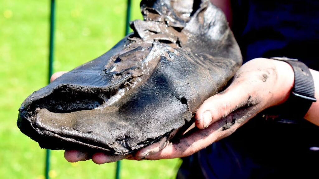 Sapatos gigantes da Roma Antiga revelam mistérios no Reino Unido