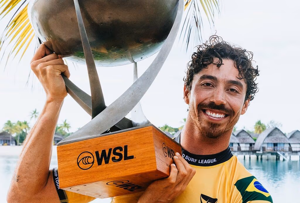 Yago Dora recebe bolada milionária com título de campeão mundial de surfe da WSL