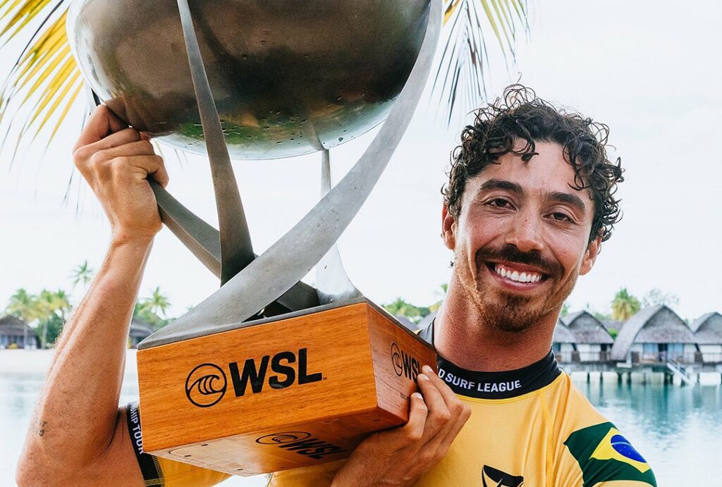 Yago Dora recebe bolada milionária com título de campeão mundial de surfe da WSL