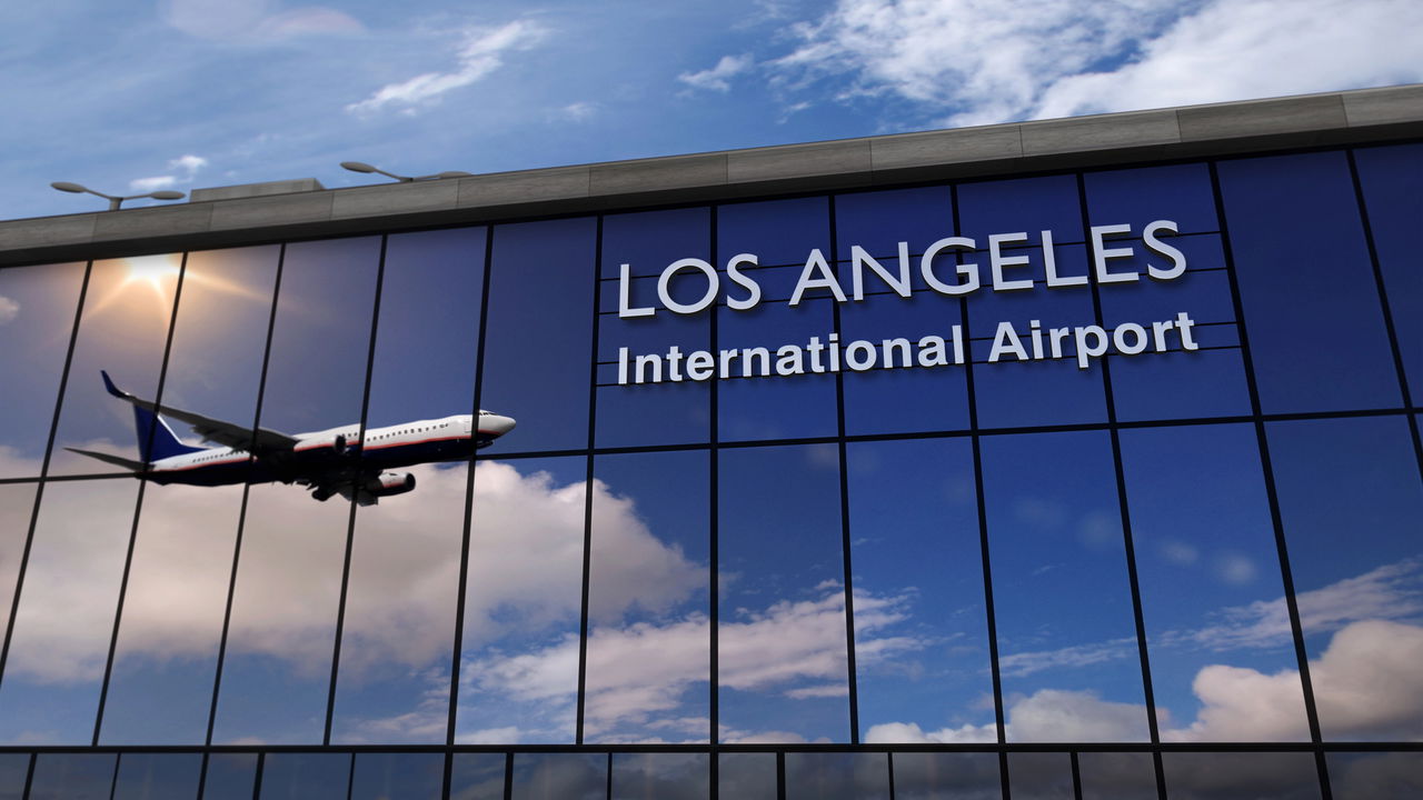 Falha na pista do aeroporto de Los Angeles quase causa tragédia