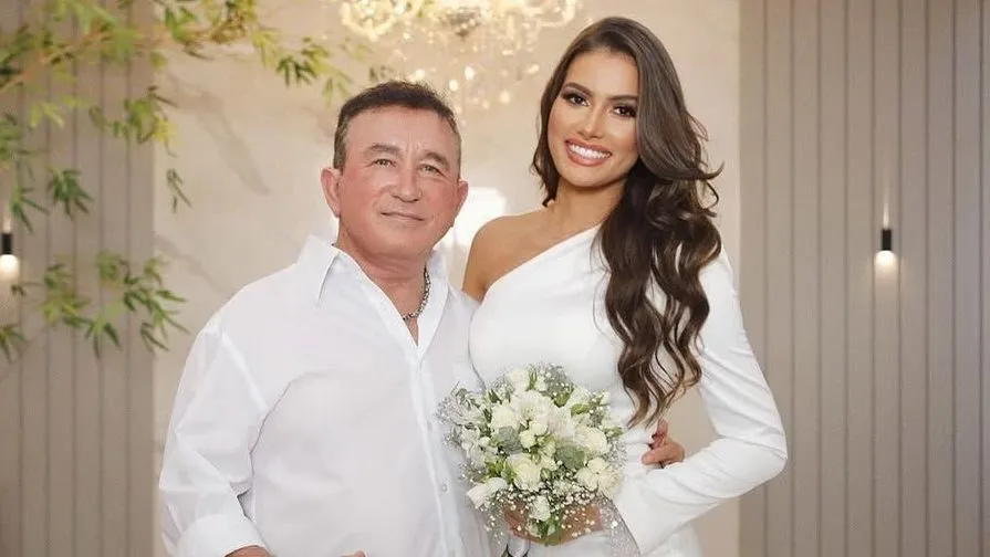 Mulher de Amado Batista revela ciúmes do cantor