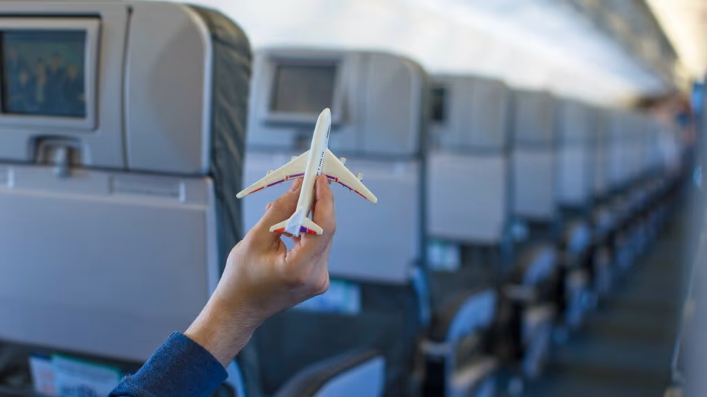 Aeromoças revelam as áreas mais sujas do avião