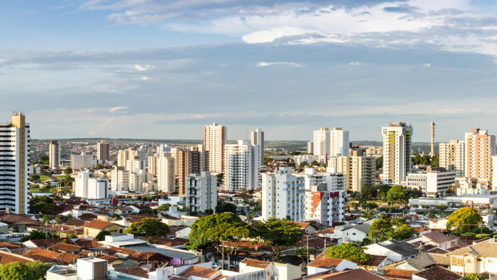 Cidade do interior de SP tem universidades de ponta e vida tranquila