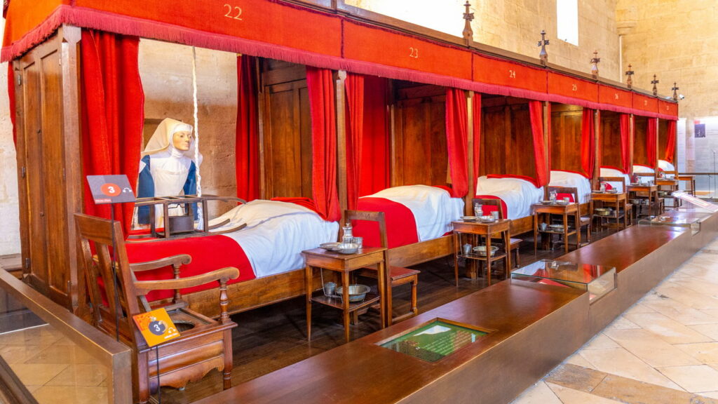 Por que as pessoas na Idade Média dormiam em armários de cama?